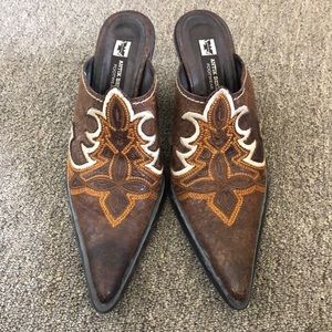 Beautiful Vintage Mules Women’s  9 1/2